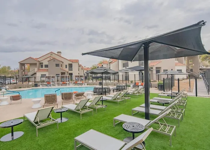 Apartment Kingbed Golf Pickleball Pool Hot Tub Parking *
