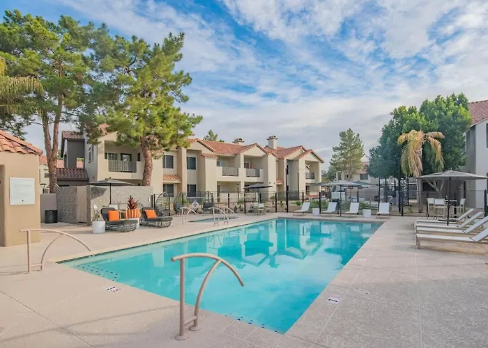 Apartment Kingbed Golf Pickleball Pool Hot Tub Parking *