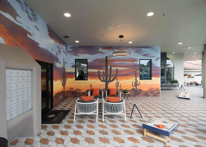 Kingbed Golf Pickleball Pool Hot Tub Parking Apartment