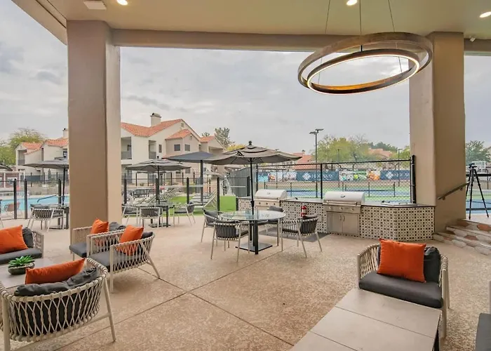 Kingbed Golf Pickleball Pool Hot Tub Parking *