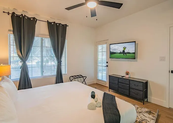 Apartment Kingbed Golf Pickleball Pool Hot Tub Parking Scottsdale